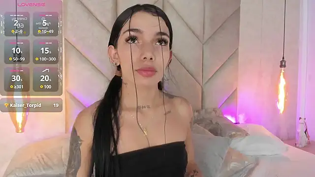 Mollymoon1 online show from December 2024 10:55:02 PM