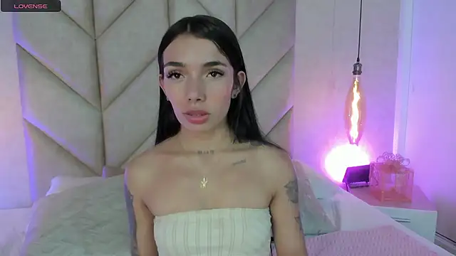 Mollymoon1 online show from December 2024 07:59:02 PM