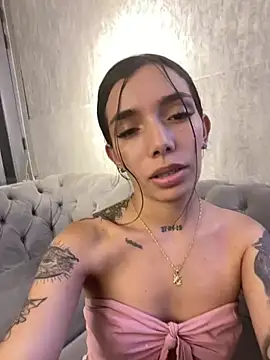 Mollymoon1 online show from December 2024 11:17:02 PM