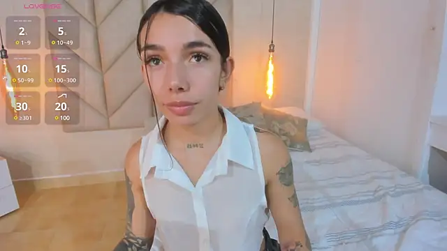 Mollymoon1 online show from March 2025 07:39:01 PM