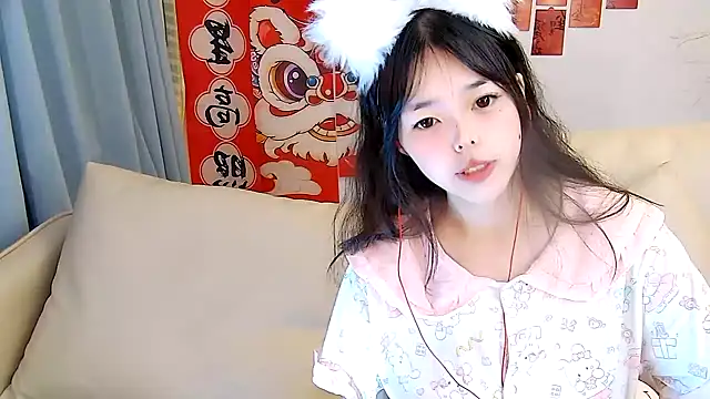 mango-a online show from February 2025 04:00:02 PM