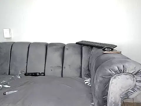 Snapshot of Pearl_00 chatting on November 2025 05:35:01 PM Pearl 00 online show from November 2025 05:35:01 PM