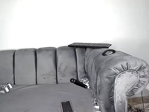 Snapshot of Pearl_00 chatting on November 2025 08:19:02 PM Pearl 00 online show from November 2025 08:19:02 PM