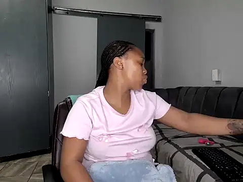 Pearl 00 online show from March 2026 09:10:01 PM