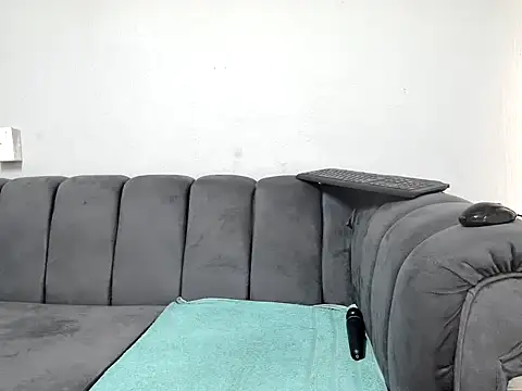 Pearl 00 online show from March 2026 09:25:01 AM