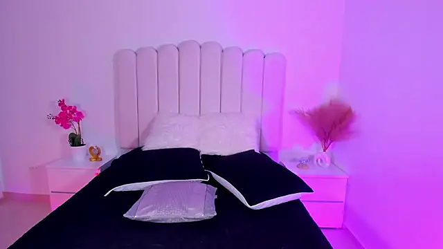 Sarajonnes online show from March 2025 09:56:01 PM