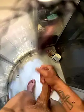 Snapshot of lescro95_ chatting on October 2025 08:48:02 AM lescro95 online show from October 2025 08:48:02 AM