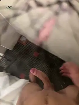 Snapshot of lescro95_ chatting on October 2025 04:29:02 PM lescro95 online show from October 2025 04:29:02 PM