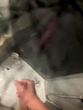 Snapshot of lescro95_ chatting on November 2025 11:05:01 PM lescro95 online show from November 2025 11:05:01 PM