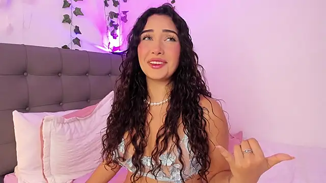 Snapshot of charlotte_james0 chatting on March 2025 01:31:02 AM charlotte james0 online show from March 2025 01:31:02 AM