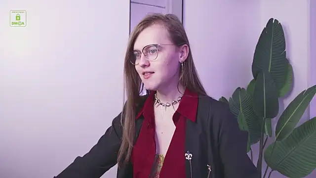 YukoFanee online show from November 2025 08:19:02 PM