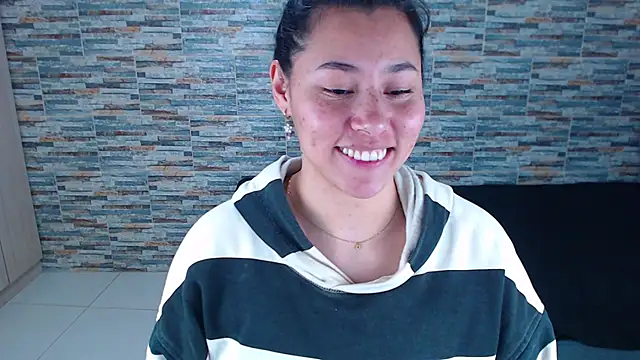  joy yva online show from November 2025 04:18:02 PM