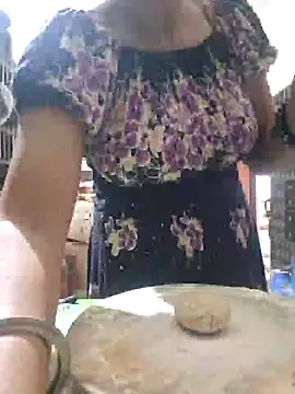 Melody Shyla online show from November 2025 12:40:02 PM