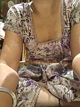 Melody Shyla online show from November 2025 11:03:01 PM