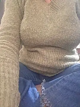 Melody Shyla online show from December 2025 01:38:02 PM