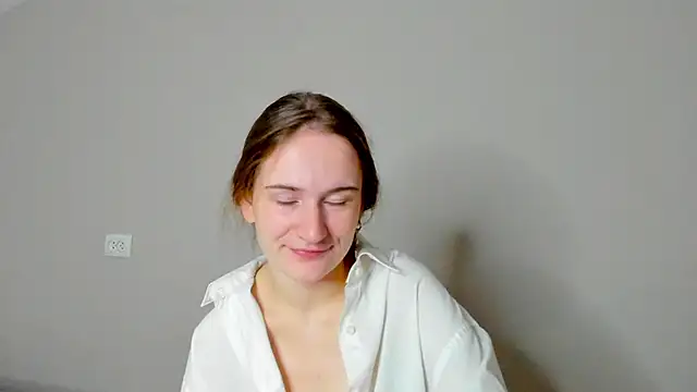 Snapshot of L1ittle_kitty_ chatting on September 2025 06:18:01 AM L1ittle kitty online show from September 2025 06:18:01 AM