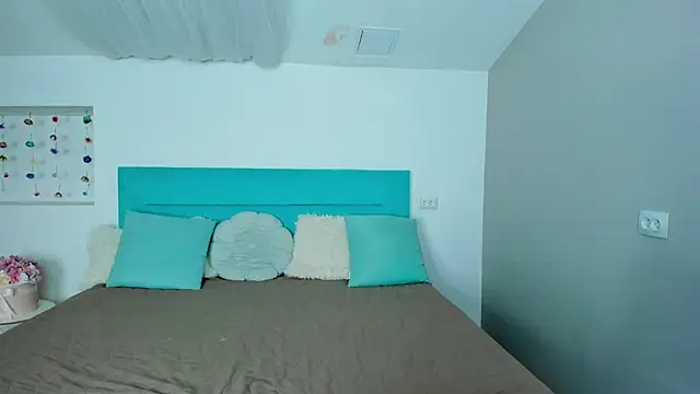 Snapshot of L1ittle_kitty_ chatting on October 2025 05:28:01 AM L1ittle kitty online show from October 2025 05:28:01 AM