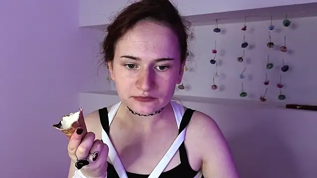 Snapshot of L1ittle_kitty_ chatting on June 2026 05:27:01 AM L1ittle kitty online show from June 2026 05:27:01 AM