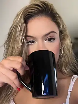 Snapshot of Alisha-Bond chatting on July 2026 10:09:01 PM Alisha-Bond online show from July 2026 10:09:01 PM