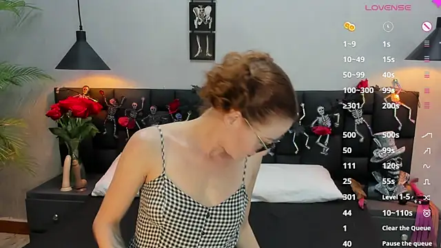 Sccarlett Johnnson online show from October 2025 09:26:01 PM