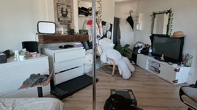 CeriseLapine online show from October 2025 11:10:01 AM