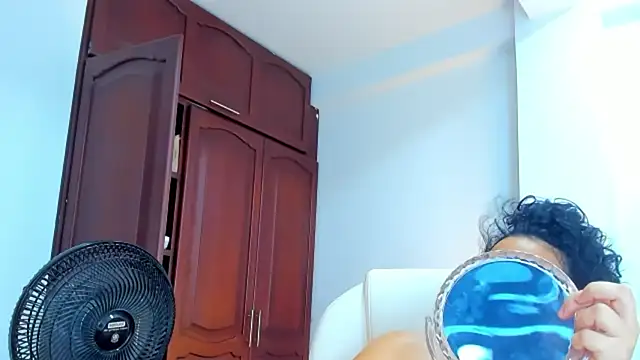 kathyajhonss online show from April 2026 08:39:02 PM