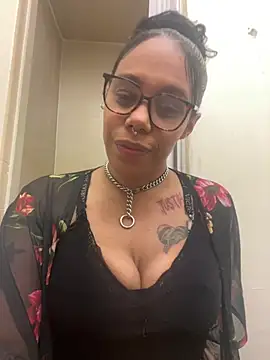 Snapshot of Princess_Desirae chatting on April 2026 04:50:02 AM Princess Desirae online show from April 2026 04:50:02 AM