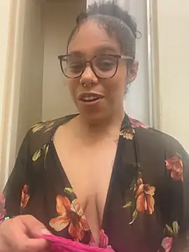 Snapshot of Princess_Desirae chatting on April 2026 03:44:02 AM Princess Desirae online show from April 2026 03:44:02 AM