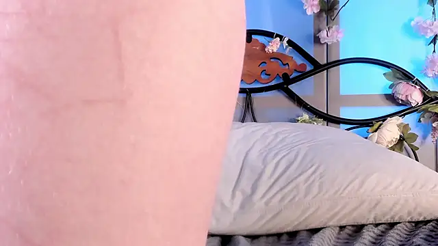 Snapshot of LilianSwall chatting on December 2024 08:58:02 PM LilianSwall online show from December 2024 08:58:02 PM