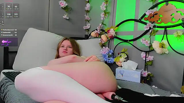 Snapshot of LilianSwall chatting on January 2025 08:53:02 PM LilianSwall online show from January 2025 08:53:02 PM