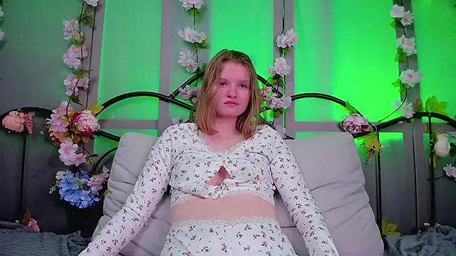 Snapshot of LilianSwall chatting on February 2025 04:54:02 PM LilianSwall online show from February 2025 04:54:02 PM