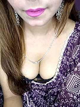 Snapshot of Diamond_queeen chatting on November 2025 09:04:02 PM Diamond queeen online show from November 2025 09:04:02 PM