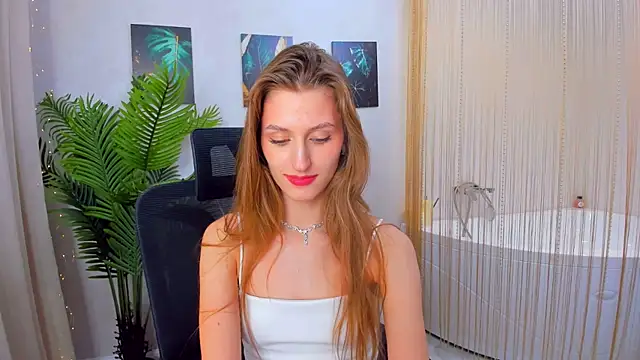 Snapshot of NaturalBeaty chatting on February 2025 12:55:01 PM NaturalBeaty online show from February 2025 12:55:01 PM
