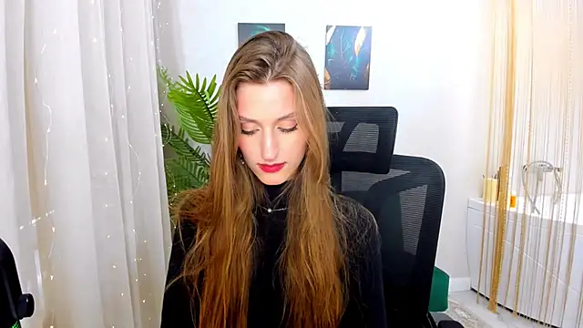 Snapshot of NaturalBeaty chatting on March 2025 11:44:02 AM NaturalBeaty online show from March 2025 11:44:02 AM