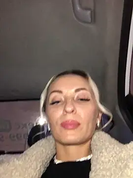 Snapshot of Diamond_Bunny_ chatting on January 2025 06:28:01 PM Diamond Bunny online show from January 2025 06:28:01 PM