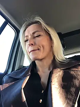 Snapshot of Diamond_Bunny_ chatting on November 2025 11:34:01 AM Diamond Bunny online show from November 2025 11:34:01 AM