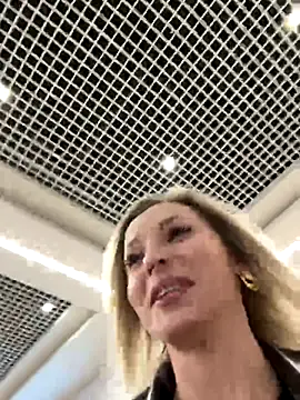 Snapshot of Diamond_Bunny_ chatting on December 2025 03:29:01 PM Diamond Bunny online show from December 2025 03:29:01 PM