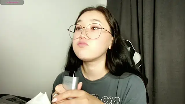 Jennatyan online show from March 2025 06:29:01 PM