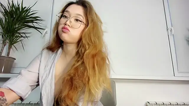 Jennatyan online show from November 2025 10:15:02 AM