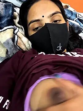 Snapshot of cute_simmy0 chatting on April 2026 02:43:01 PM cute simmy0 online show from April 2026 02:43:01 PM