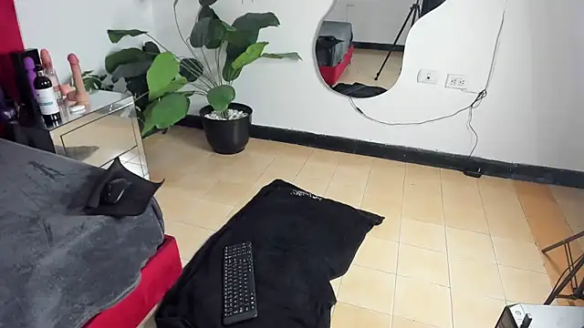 Milanxht online show from February 2025 09:20:02 PM