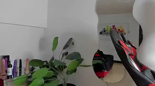 Milanxht online show from March 2025 09:00:02 PM