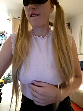 Hexe12346 online show from October 2025 05:40:01 AM