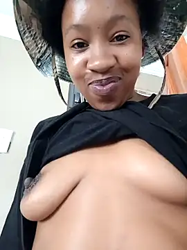 Snapshot of CocoSexyBabe chatting on February 2025 01:33:01 PM CocoSexyBabe online show from February 2025 01:33:01 PM