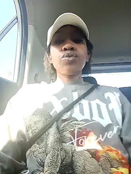 Snapshot of CocoSexyBabe chatting on March 2025 06:33:02 AM CocoSexyBabe online show from March 2025 06:33:02 AM