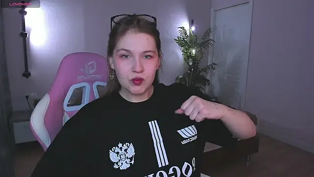 Snapshot of Colleen_Blake chatting on November 2025 05:13:01 PM Colleen Blake online show from November 2025 05:13:01 PM