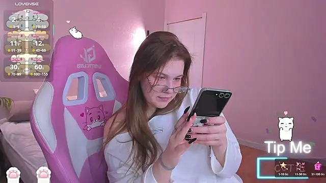 Snapshot of Colleen_Blake chatting on December 2025 05:00:01 PM Colleen Blake online show from December 2025 05:00:01 PM