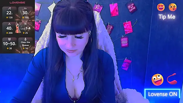 Snapshot of Violla_My chatting on April 2026 05:52:01 AM Violla My online show from April 2026 05:52:01 AM