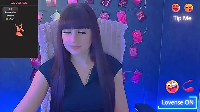 Snapshot of Violla_My chatting on April 2026 05:51:02 AM Violla My online show from April 2026 05:51:02 AM