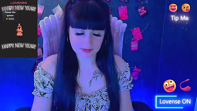 Snapshot of Violla_My chatting on April 2026 05:43:02 AM Violla My online show from April 2026 05:43:02 AM